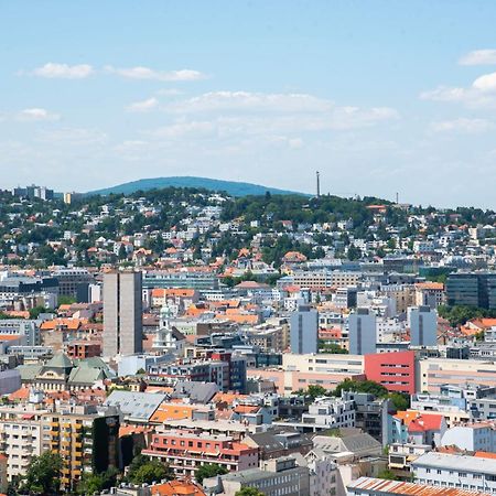 Апартаменти Luxury 1Bdrm On The 28Th Floor Братислава Екстер'єр фото