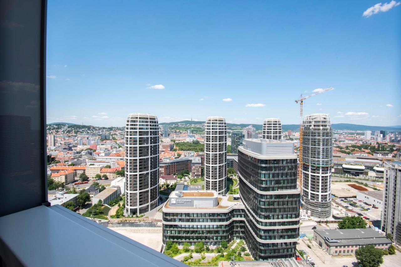 Апартаменти Luxury 1Bdrm On The 28Th Floor Братислава Екстер'єр фото
