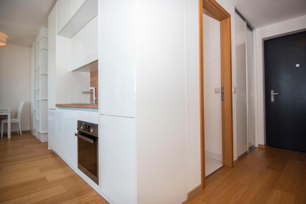 Апартаменти Luxury 1Bdrm On The 28Th Floor Братислава Екстер'єр фото