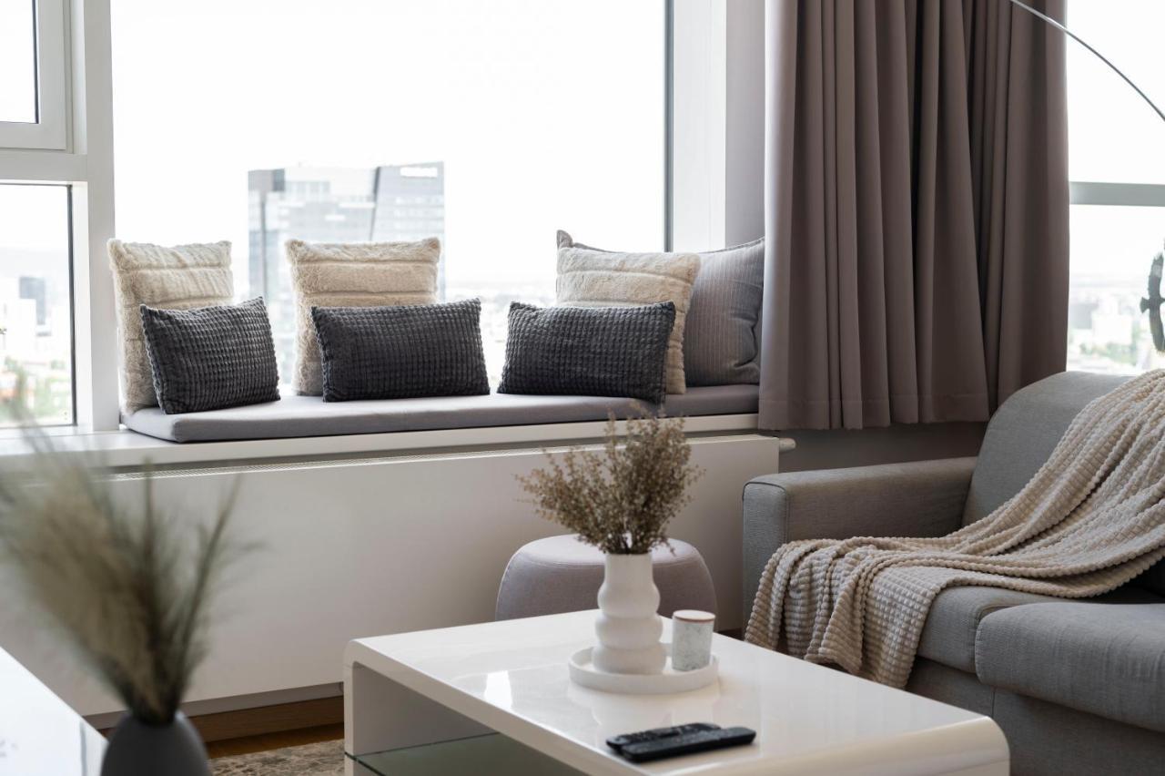 Апартаменти Luxury 1Bdrm On The 28Th Floor Братислава Екстер'єр фото