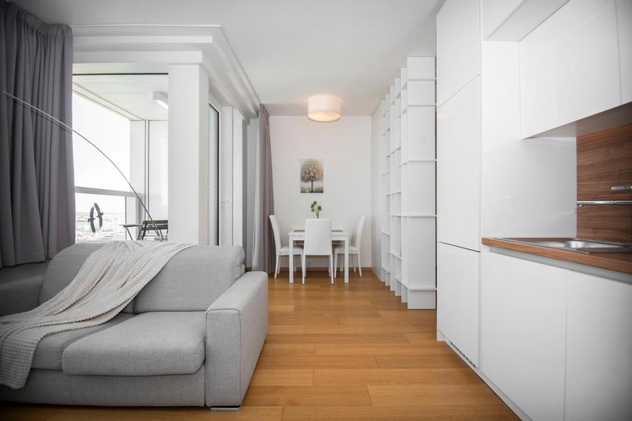 Апартаменти Luxury 1Bdrm On The 28Th Floor Братислава Екстер'єр фото