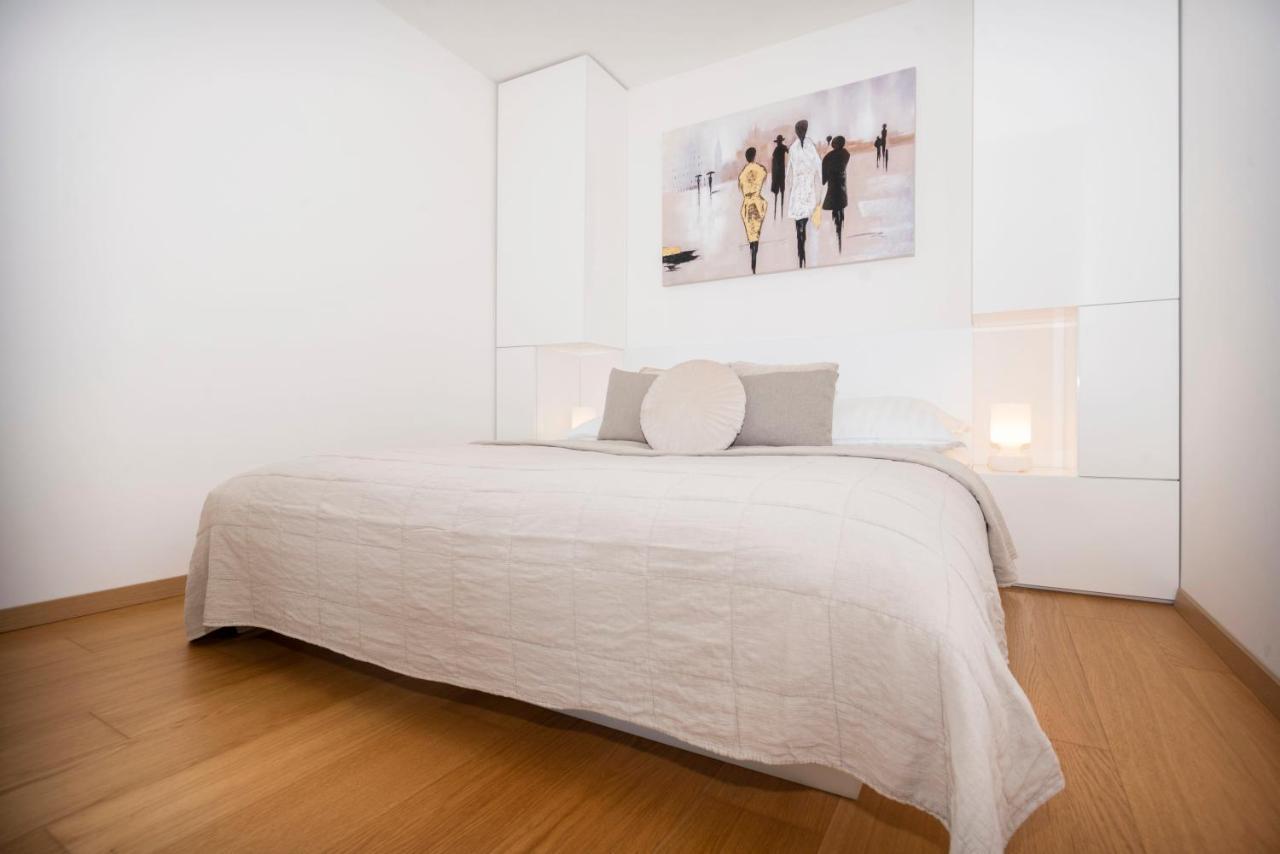 Апартаменти Luxury 1Bdrm On The 28Th Floor Братислава Екстер'єр фото