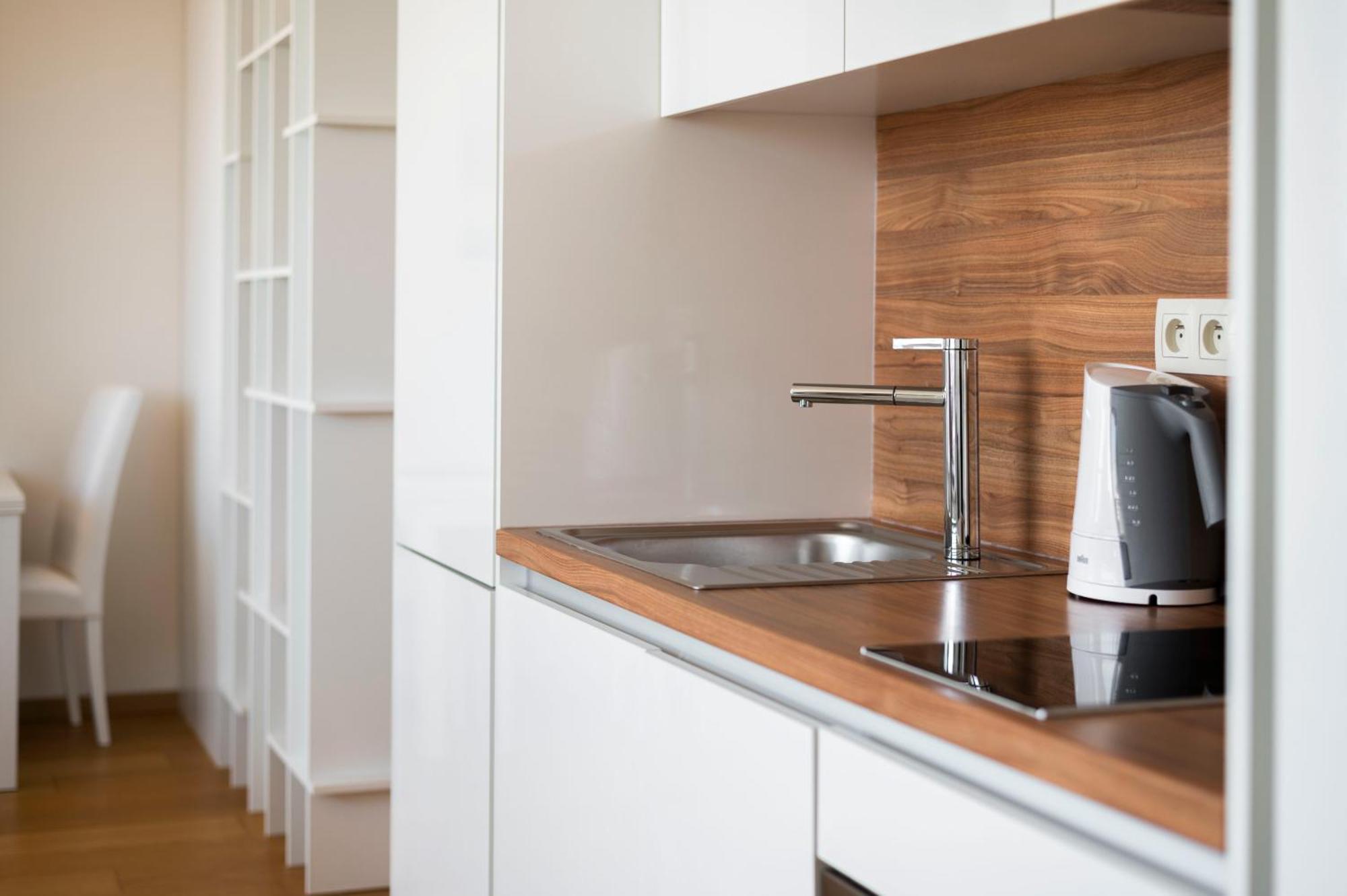 Апартаменти Luxury 1Bdrm On The 28Th Floor Братислава Екстер'єр фото