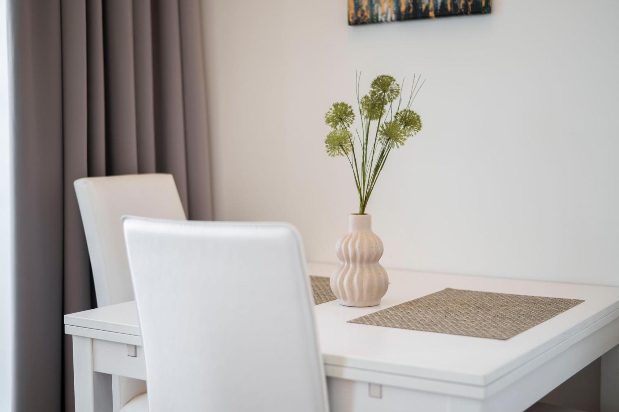 Апартаменти Luxury 1Bdrm On The 28Th Floor Братислава Екстер'єр фото