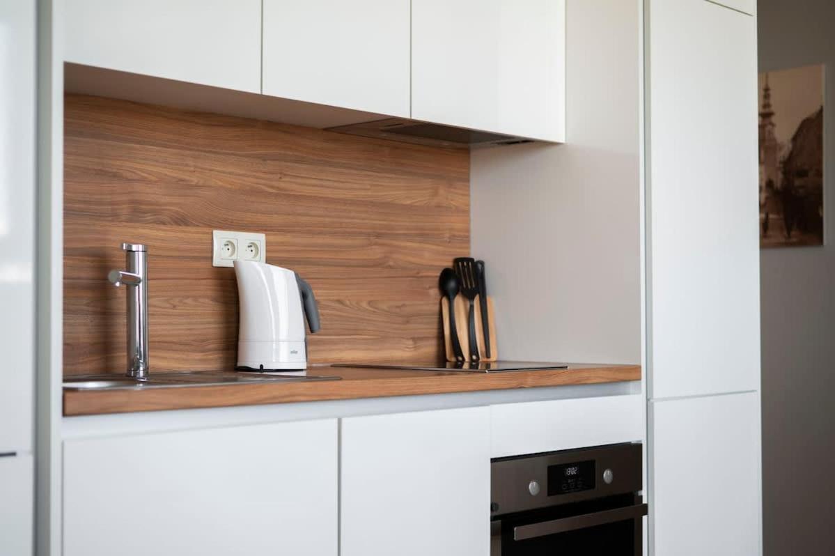 Апартаменти Luxury 1Bdrm On The 28Th Floor Братислава Екстер'єр фото